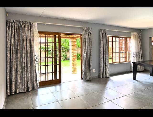 3 BEDROOM DUPLEX FOR SALE IN KYALAMI HILLS